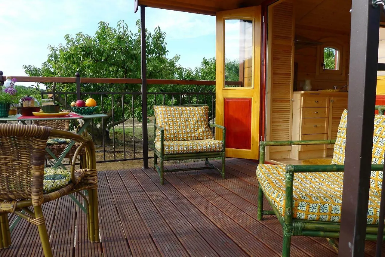 Les Piegonnaises - Deux Luxueuses Roulottes Et La Cabane En Drome Provencale