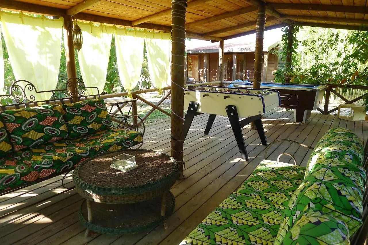 Les Piegonnaises - Deux Luxueuses Roulottes Et La Cabane En Drome Provencale France